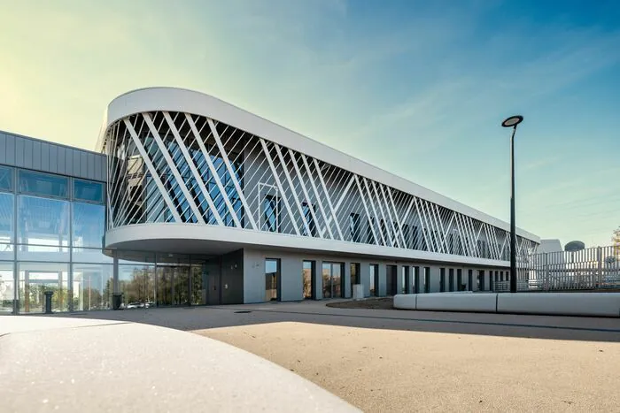 Visite guidée exclusive d'une école à l'architecture futuriste EPF École d'ingénieurs Rosières-près-Troyes