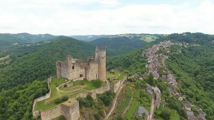 À l'assaut de la forteresse royale de Najac Forteresse royale de Najac Najac