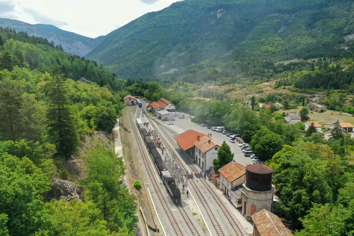 Train des Pignes historique et locomotive à vapeur Gare Annot Annot