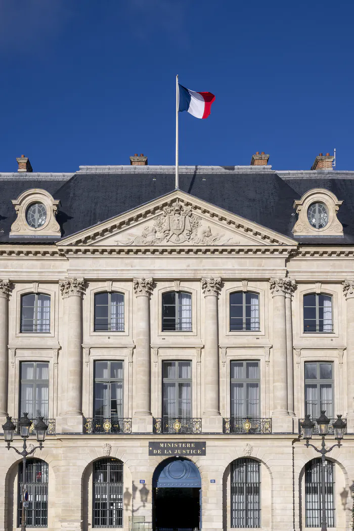 Visite de l'Hôtel de Bourvallais Hôtel de Bourvallais - Ministère de la Justice Paris