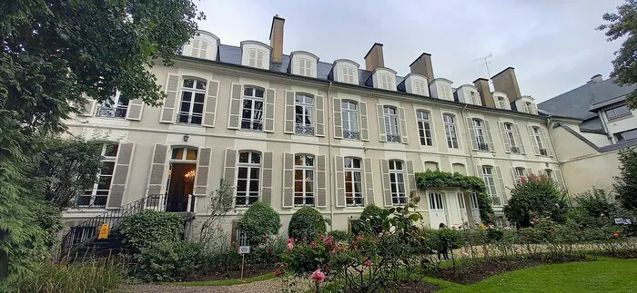 Visite de l'Hôtel de Commandement de l'officier général de zone de défense et de sécurité Ouest Hôtel de Commandement militaire de Rennes Rennes