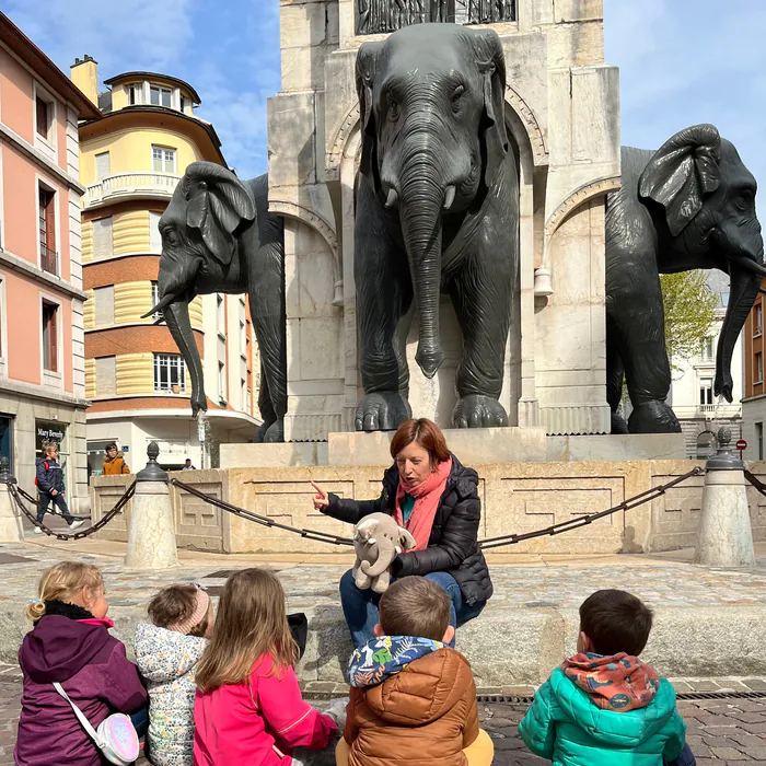 Trompette et la fontaine des éléphants Hôtel de Cordon Chambéry