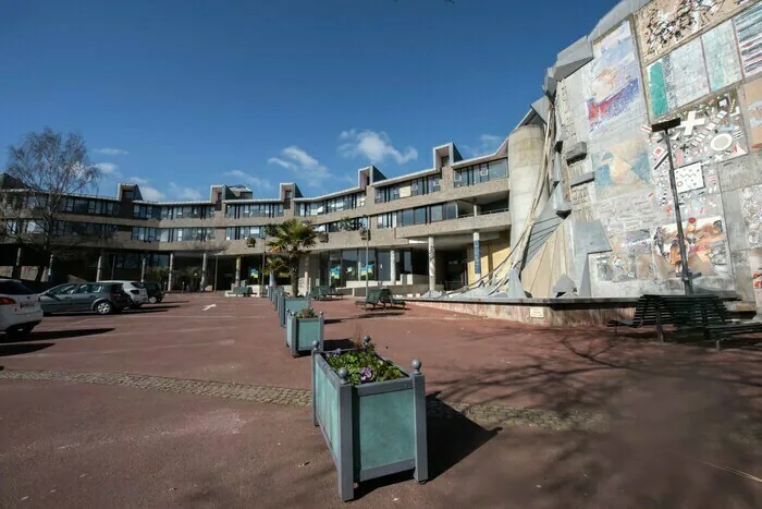 Visite guidée : du beffroi aux archives