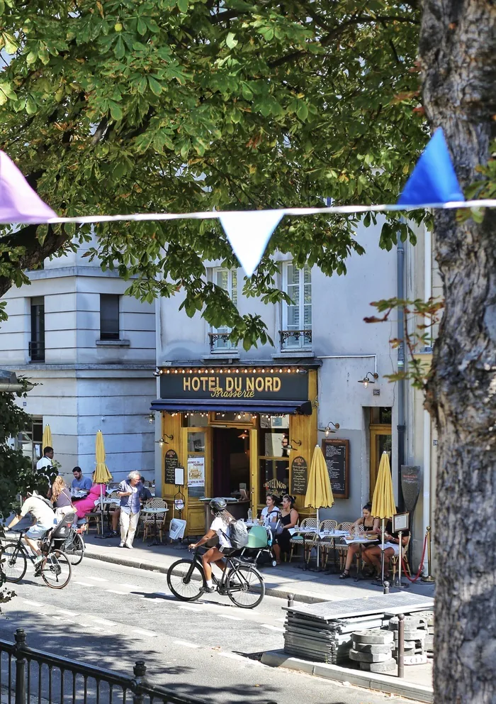 Visite guidée de l'Hôtel du Nord au bord du Canal Saint-Martin Hôtel du Nord Paris