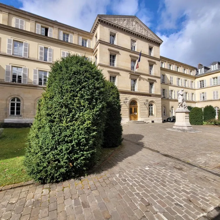 Découverte du patrimoine de la déficience visuelle à travers un jeu de piste Institut National des Jeunes Aveugles Paris