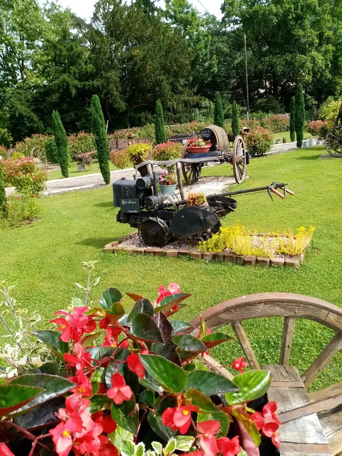 Exposition de matériels agricoles anciens Jardin Kaemmerlen Willer-sur-Thur