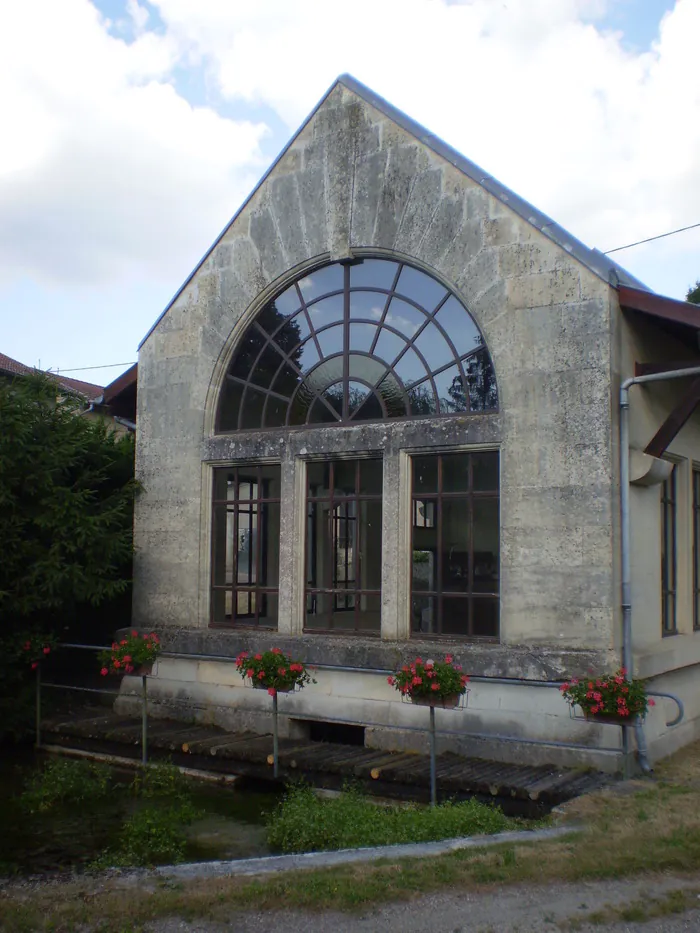 Découvrez un lavoir du XIXe siècle Lavoir Dompierre-aux-Bois