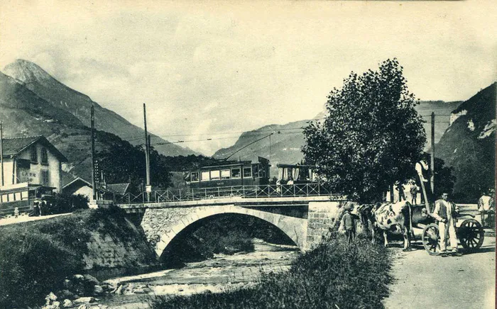 Le tramway d’Hier et d’Aujourd’hui à Saint-Égrève Le pont de Vence Saint-Égrève