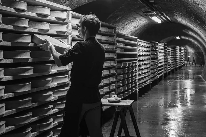 visite de nos caves d'affinage LES CAVES D'AFFINAGE DE SAVOIE - UGINE Ugine