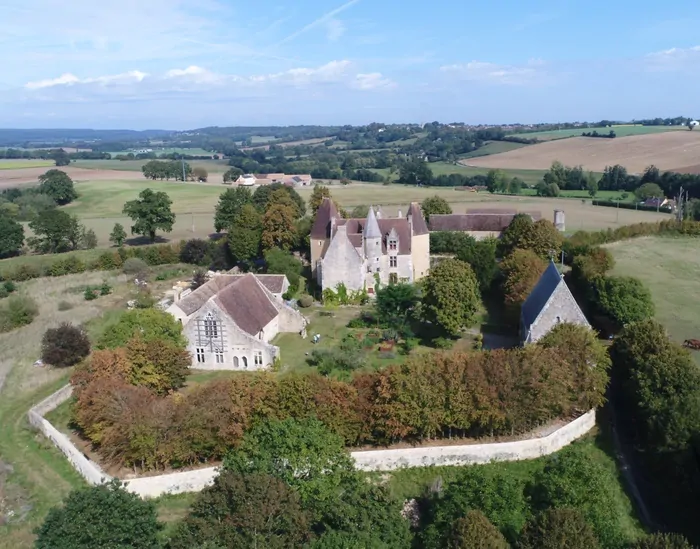 Le Logis de Moiullins:10 siècle d'architecture et d'histoire Logis de Moullins Saint-Rémy-du-Val