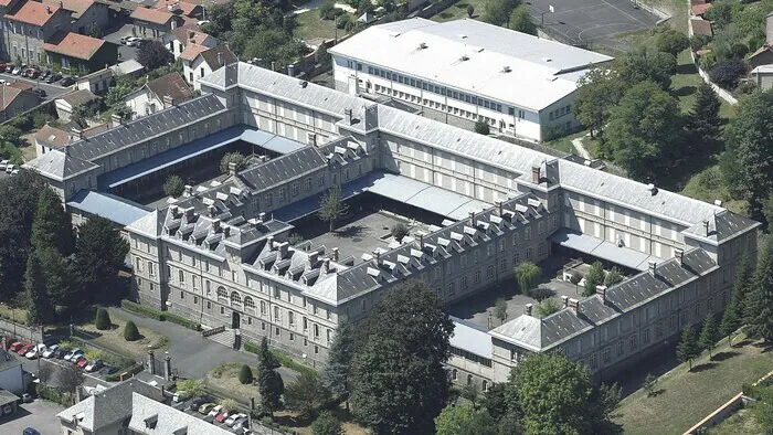 Visite guidée du Lycée Emile Duclaux d'Aurillac Lycée Emile Duclaux Aurillac