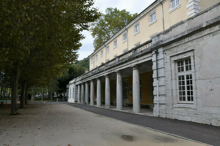 Lycée Gabriel Faure - Visite libre de la partie historique et des extérieurs Lycée Gabriel Faure Tournon-sur-Rhône