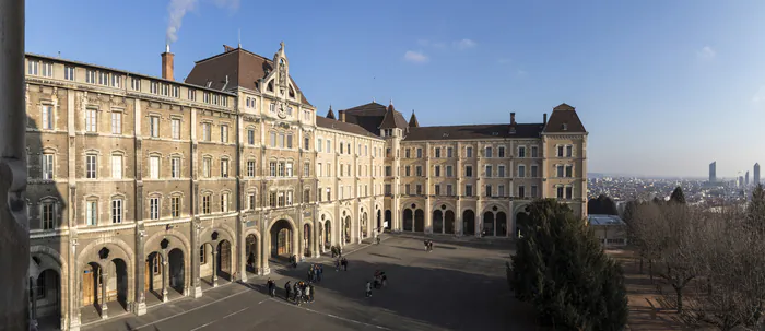 Visite guidée du lycée de Saint-Just