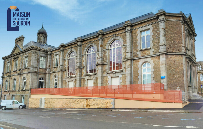 Visite guidée de la mairie et de la maison du patrimoine Sourdin Mairie de Villedieu-les-Poêles Villedieu-les-Poêles