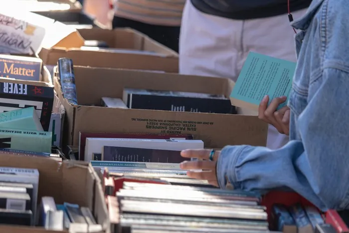 Braderie de documents déclassés à la médiathèque Jean-Jaurès Médiathèque Jean-Jaurès Nevers