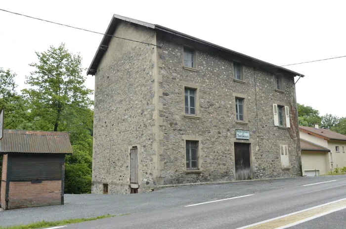 Visite du moulin à grains de Tavernolles moulin de Tavernolles Brié-et-Angonnes