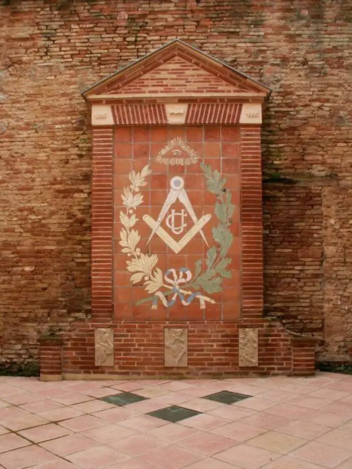 Visite du Musée Cayenne : Siège de l'Union des Compagnons du Tour de France ! Musée Cayenne : Siège de l'Union des Compagnons du Tour de France Montauban