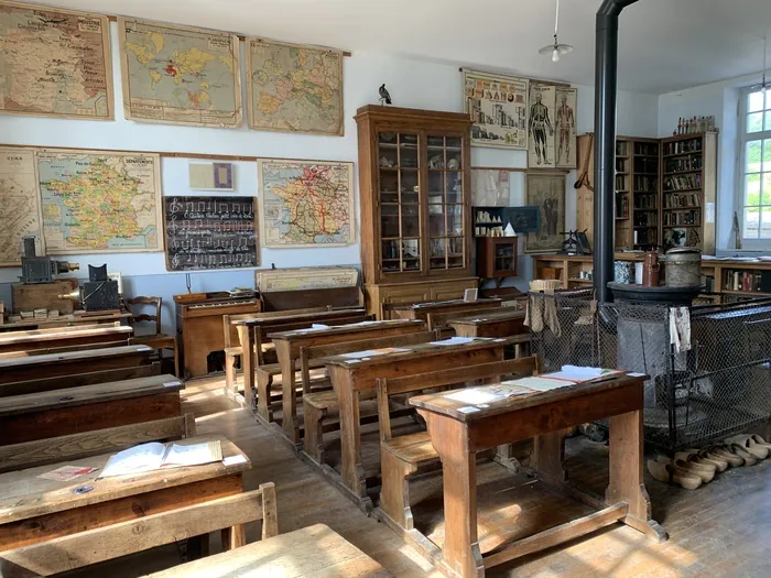 Visite de l'École d'Autrefois Musée de l'École d'Autrefois Château-Chalon