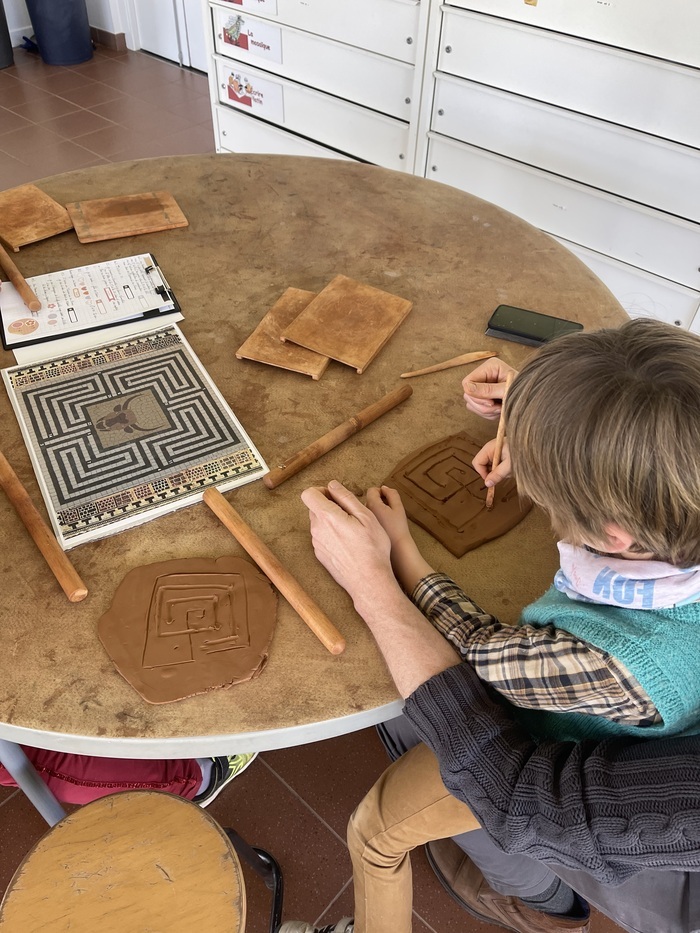 Animation jeune public : atelier "le labyrinthe du Minotaure" Musée et sites archéologiques de Vieux-la-Romaine Vieux