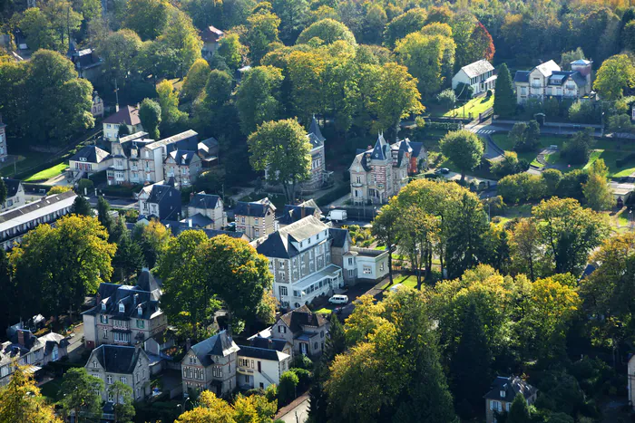 Visite guidée du quartier Belle Époque adaptée aux personnes à mobilité réduite Office de tourisme Bagnoles-de-l'Orne