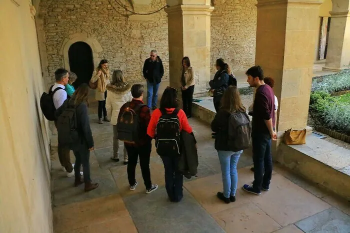 Visite guidée de la cité médiévale de Crémieu Office de Tourisme des Balcons du Dauphiné - Crémieu Crémieu