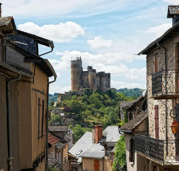 Venez explorer le village de Najac ! Office de tourisme Ouest Aveyron - Bureau de Najac Najac