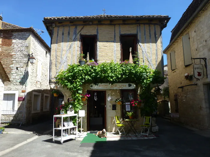 Découvrez l'histoire de la cité médiévale ! Office du tourisme du Pays d'Issigeac Issigeac