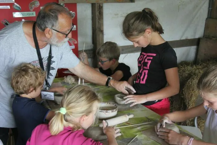 Ateliers : journée "vivre au Néolithique" Parc archéologique Ifs