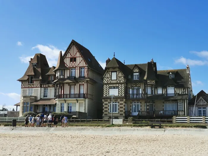 Visite guidée : les villas de la Digue et autres curiosités Place du Cuirassé Courbet Hermanville-sur-Mer