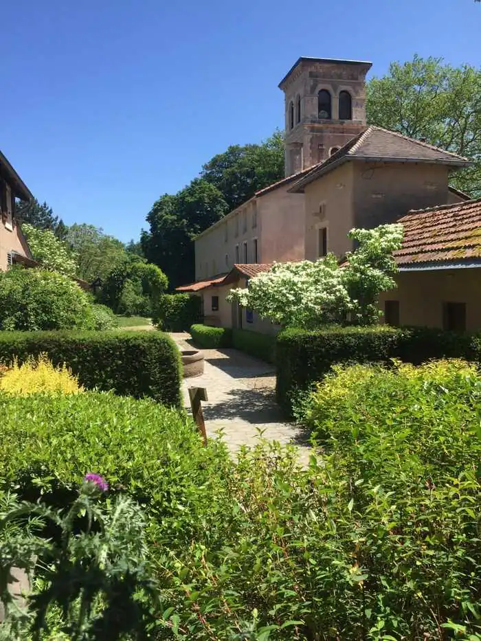 Visitez un prieuré du XVème siècle Prieuré Notre-Dame et Saint-Thiébault Gorze