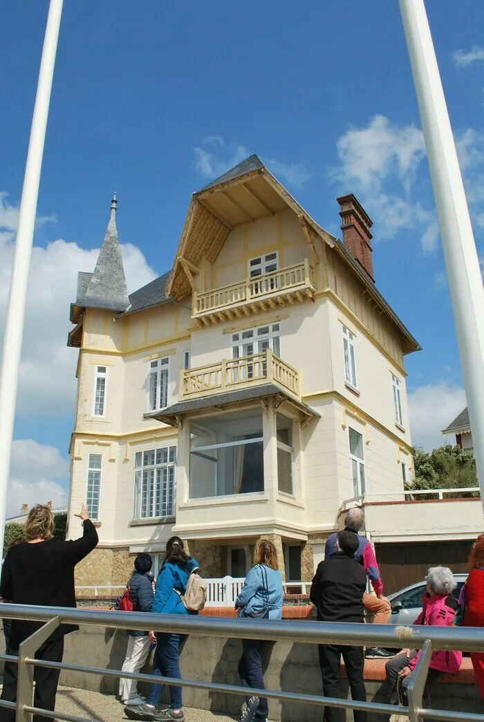 Visite guidée : le balnéaire à Saint-Pair-sur-Mer de 1835 à 1980 rue de la Chapelle Sainte-Anne saint pair sur mer Saint-Pair-sur-Mer