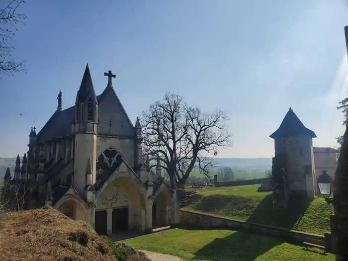 Découvrez les lieux historiques sur les traces de Jeanne d'Arc Site Jeanne d'Arc - Chapelle Castrale Vaucouleurs