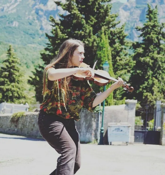 Balade artistique 'Au creux des Carmes' par Malou Malan Site médiéval du couvent des carmes Beauvoir-en-Royans