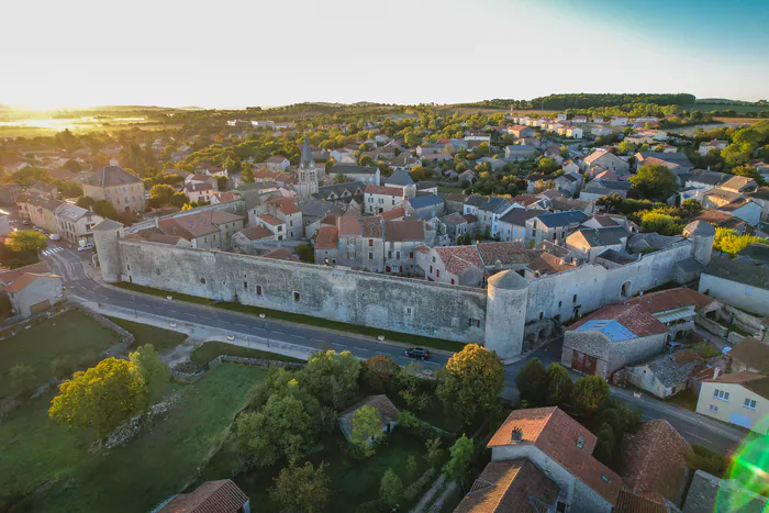 Visite des remparts de La Cavalerie et de l'exposition : « Les monnaies des croisades ». Site templier et hospitalier de La Cavalerie La Cavalerie