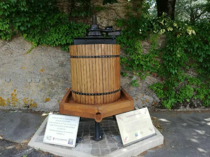 Découvrez le patrimoine d'un ancien village mosellan Stade Omnisports de Guentrange Thionville