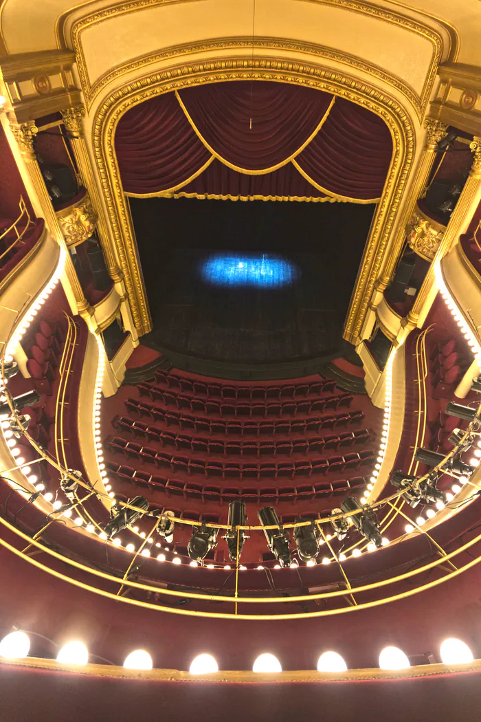 Visite d'un théâtre à l'italienne à destination des scolaires Théâtre des Nouveautés Tarbes