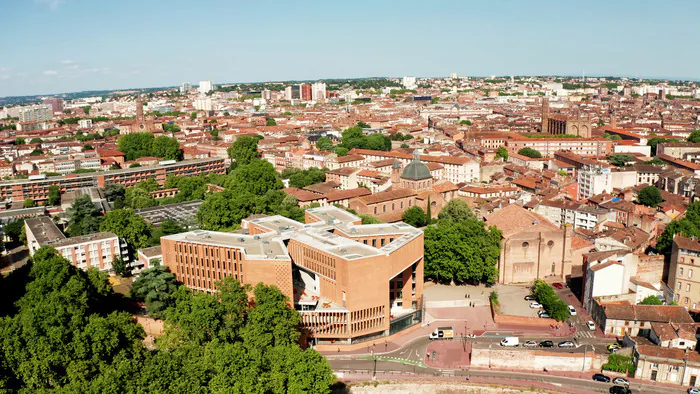 Visite guidée de la Toulouse School of Economics Toulouse School of Economics - Université Toulouse Capitole Toulouse