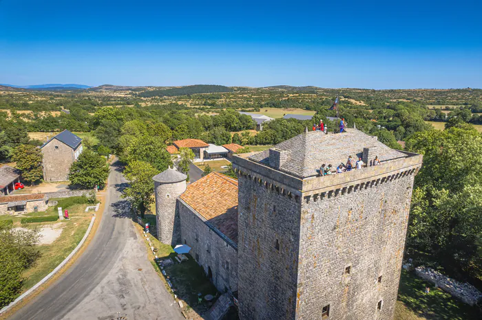 À la découverte du Phare du Larzac Tour-refuge et Logis des Hospitaliers Viala-du-Pas-de-Jaux