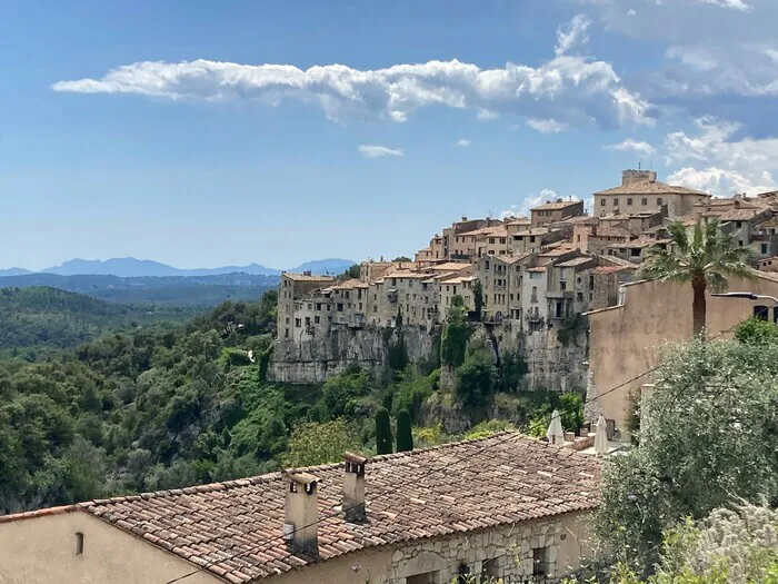 Visite guidée du village de Tourrettes-sur-Loup Tourrettes sur loup Tourrettes-sur-Loup