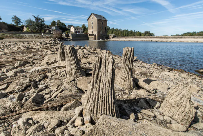 Une rivière aménagée pleine de vie Une rivière aménagée pleine de vie La Roche-Neuville