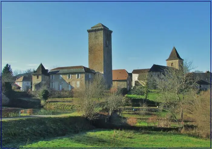 Découverte d'un village pittoresque du Lot Village de Teyssieu Teyssieu