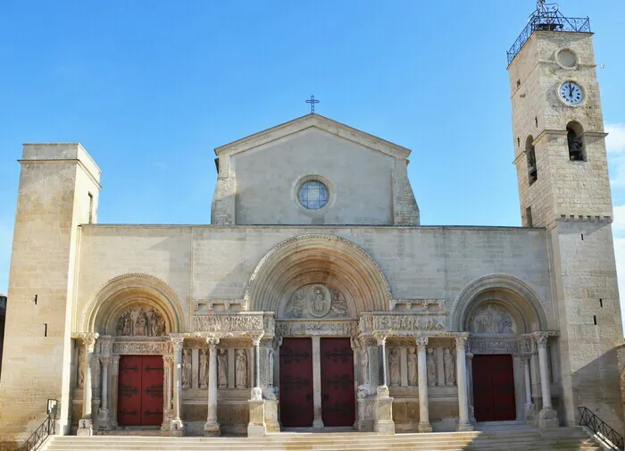 Visitez l'abbatiale avec vos enfants Abbatiale de Saint-Gilles Saint-Gilles