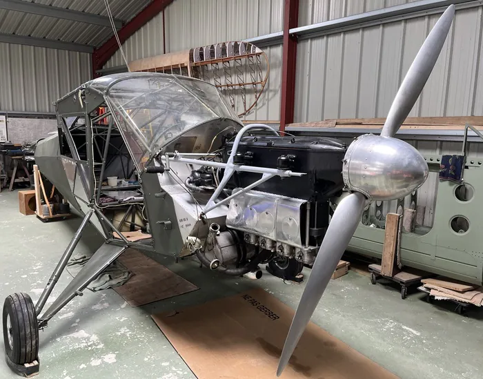 Découverte exceptionnelle d'un avion français d'observation militaire en fin de restauration à Thouars ! Aérodrome Thouars