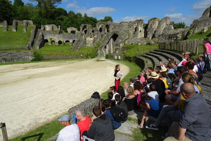 Venez découvrir accompagné d'un guide les Arènes