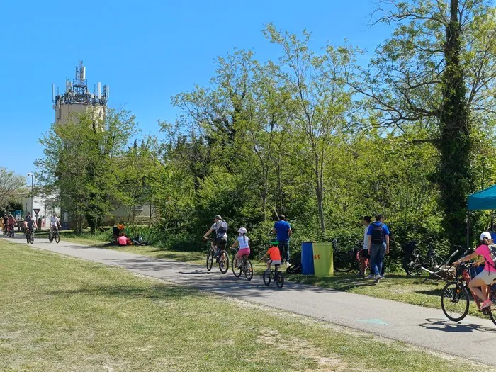 Découverte de la Via Venaissia en autonomie Ancienne gare de Jonquières Jonquières