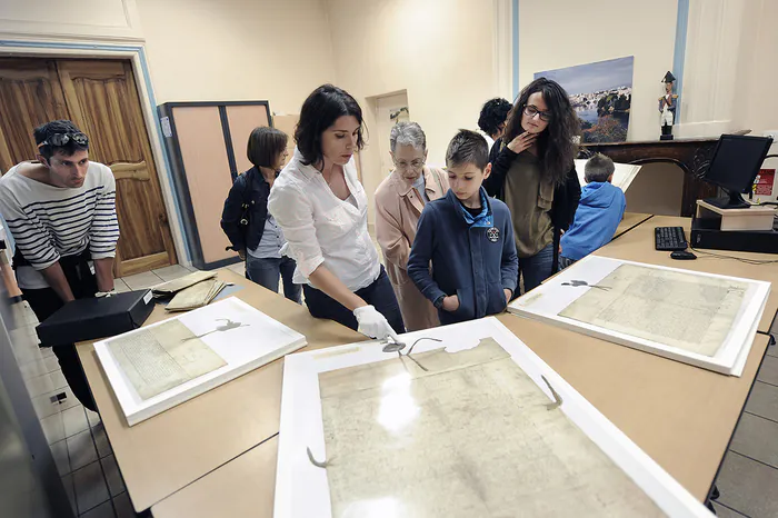 Dans les coulisses des Archives de Romans ! Archives & Patrimoine site de Romans-sur-Isère Romans-sur-Isère