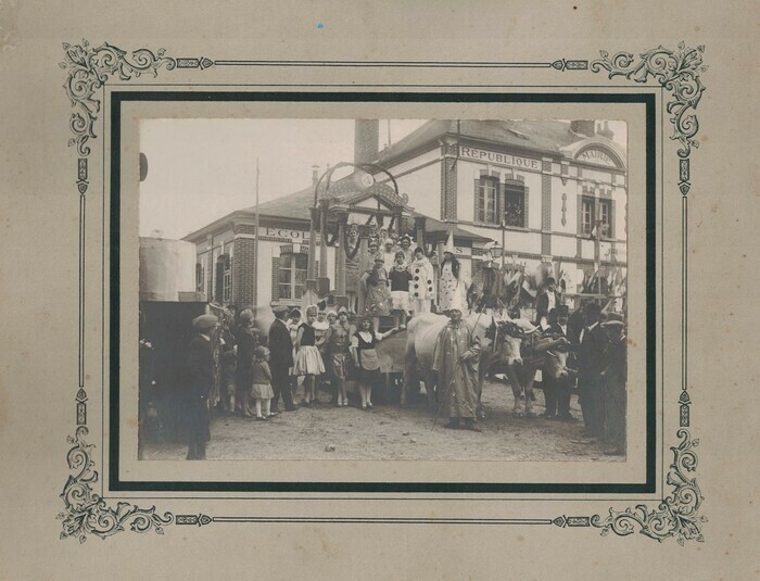 Conférence sur les archives de la bibliothèque de Bléneau Bibliothèque de Bléneau Bléneau