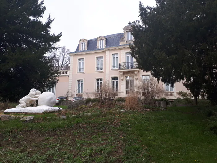 Exposition sur la richesse du patrimoine culturel du campus vallée d'Orsay