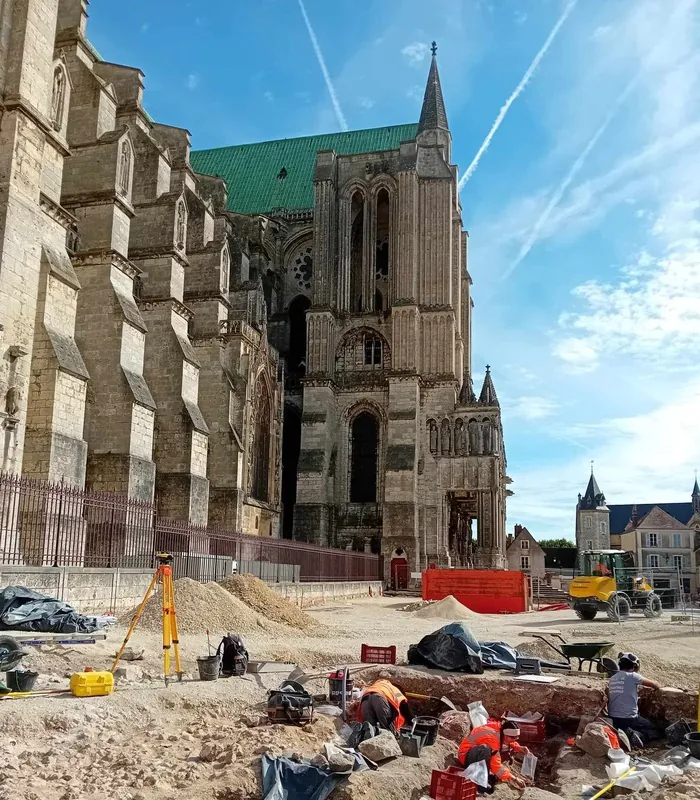 Visite guidée du cloître Notre-Dame et des fouilles de C’Chartres Archéologie Cathédrale Notre-Dame Chartres