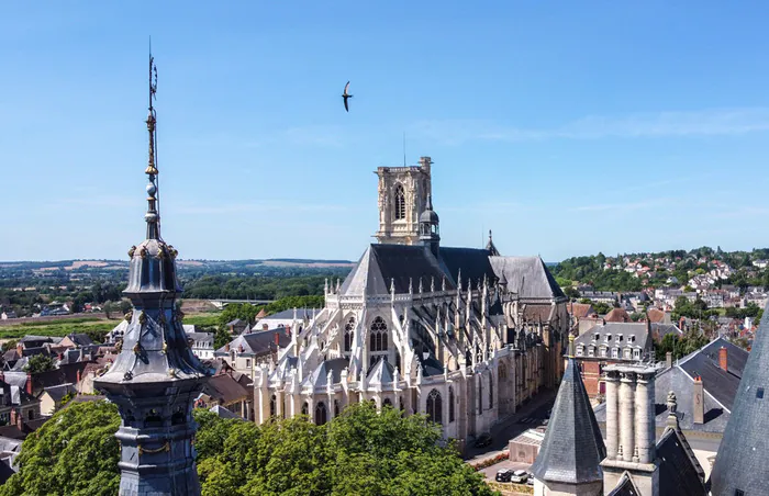 Visite libre de la cathédrale Saint-Cyr et Sainte-Julitte de Nevers Cathédrale Saint-Cyr et Sainte-Julitte Nevers